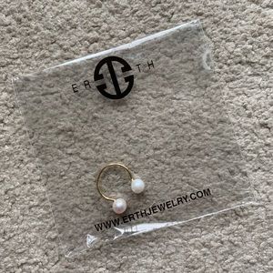 ERTH – “TU Y YO” Pearl Ring
